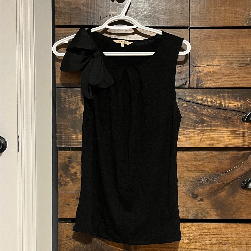 RW&CO. Black Sleeveless Blouse with Bow Detail